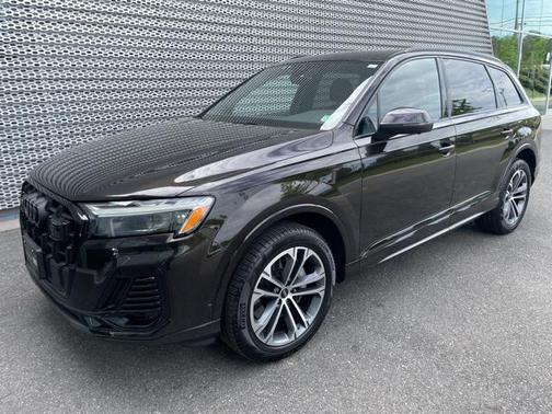 2025 Audi Q7 Premium Plus 45 TFSI quattro Tiptronic