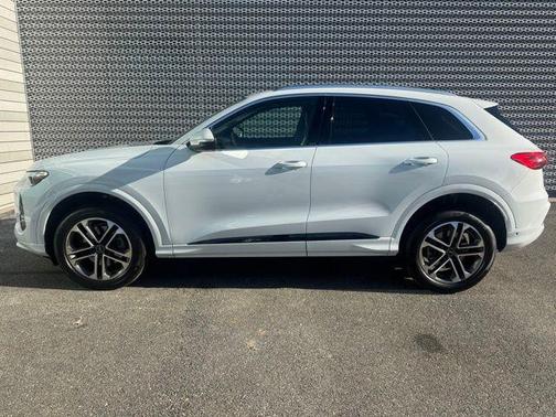 2025 Audi Q5 Premium TFSI quattro S tronic