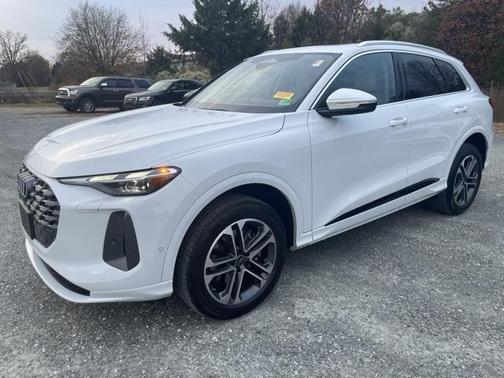 2025 Audi Q5 Premium TFSI quattro S tronic