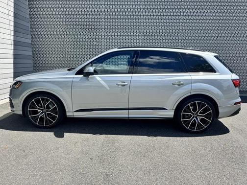 2023 Audi Q7 Prestige 55 TFSI quattro Tiptronic