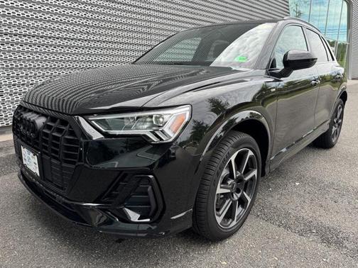 2025 Audi Q3 Premium 45 TFSI S line quattro Tiptronic