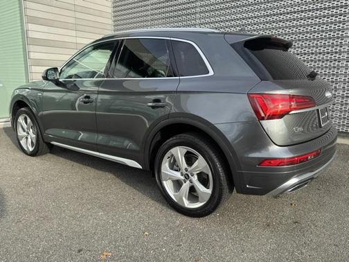 2022 Audi Q5 Premium Plus 45 TFSI S line quattro S tronic
