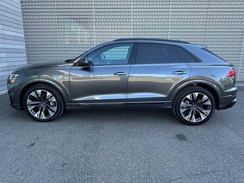 2025 Audi Q8 Premium Plus 55 TFSI quattro