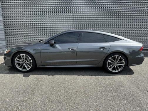 2022 Audi A7 Premium Plus 55 TFSI quattro S tronic