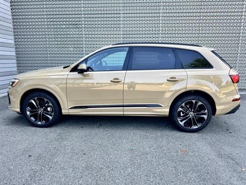 2025 Audi Q7 Premium Plus 55 TFSI quattro Tiptronic