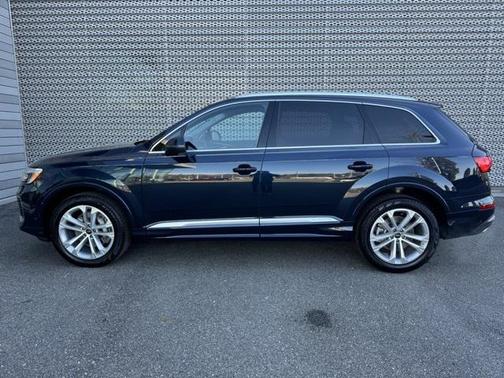 2025 Audi Q7 Premium Plus 45 TFSI quattro Tiptronic