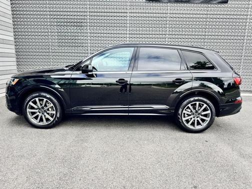 2023 Audi Q7 Premium Plus 45 TFSI quattro Tiptronic
