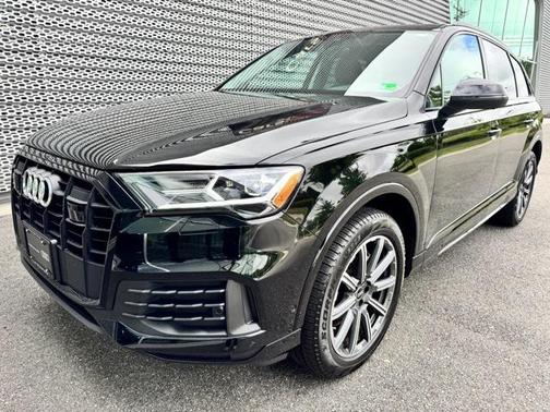 2023 Audi Q7 Premium Plus 45 TFSI quattro Tiptronic