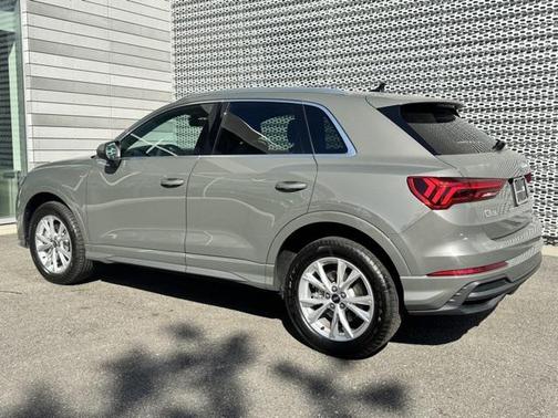 2024 Audi Q3 Premium 45 TFSI S line quattro Tiptronic