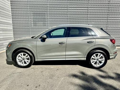 2024 Audi Q3 Premium 45 TFSI S line quattro Tiptronic