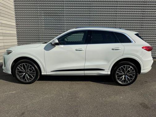 2025 Audi Q5 Premium Plus TFSI quattro S tronic