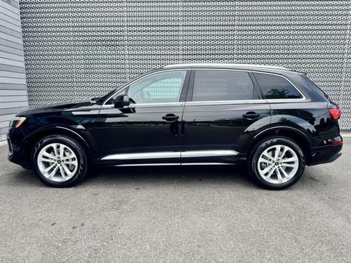 2025 Audi Q7 Premium 45 TFSI quattro Tiptronic