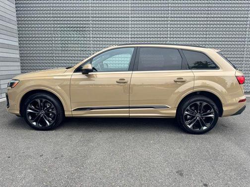 2025 Audi Q7 Premium Plus 55 TFSI quattro Tiptronic