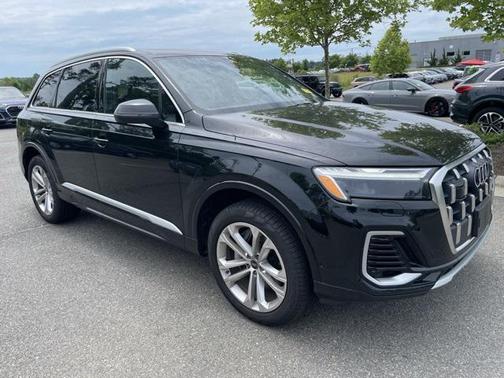 2025 Audi Q7 Premium 45 TFSI quattro Tiptronic