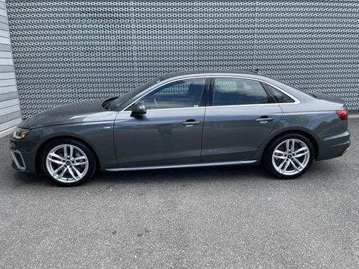 2022 Audi A4 Premium 45 TFSI S line quattro S tronic