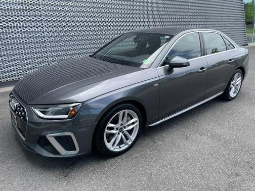 2022 Audi A4 Premium 45 TFSI S line quattro S tronic