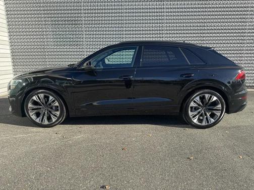 2025 Audi Q8 Premium Plus 55 TFSI quattro