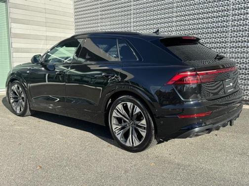 2025 Audi Q8 Premium Plus 55 TFSI quattro
