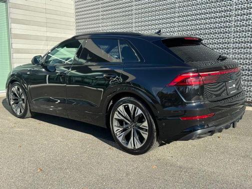 2025 Audi Q8 Premium Plus 55 TFSI quattro