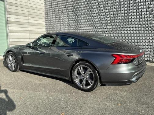 2023 Audi e-tron GT Premium Plus quattro