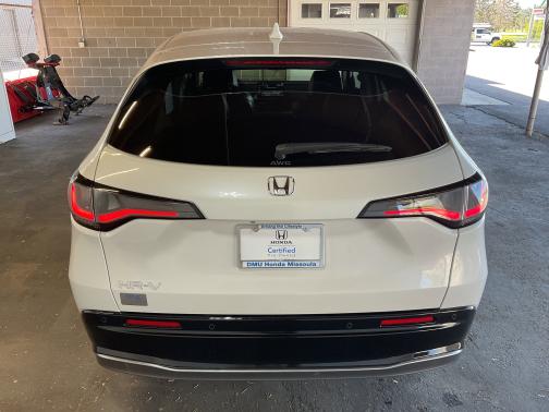 Platinum White Pearl 2025 Honda HR-V