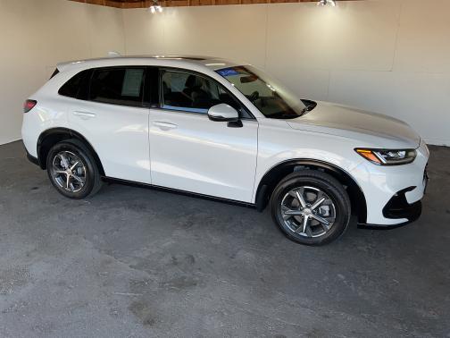 Platinum White Pearl 2025 Honda HR-V