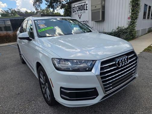White 2019 Audi Q7 45 Premium Plus