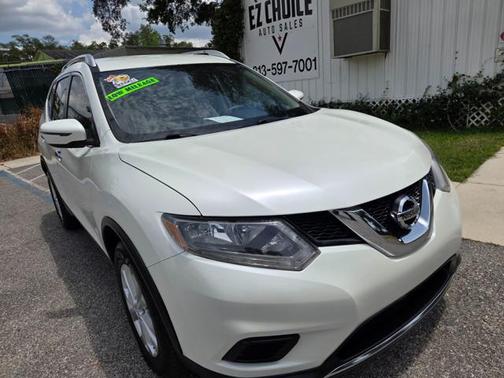 White 2016 Nissan Rogue SV