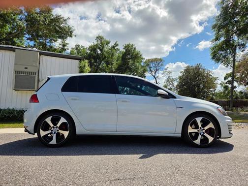2016 Volkswagen Golf GTI 2.0T SE 4-Door