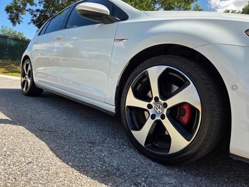 2016 Volkswagen Golf GTI 2.0T SE 4-Door