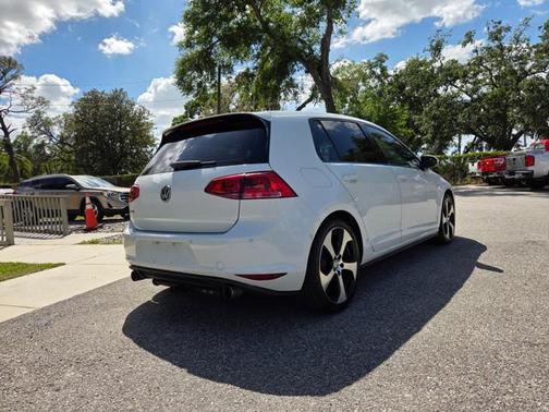 2016 Volkswagen Golf GTI 2.0T SE 4-Door