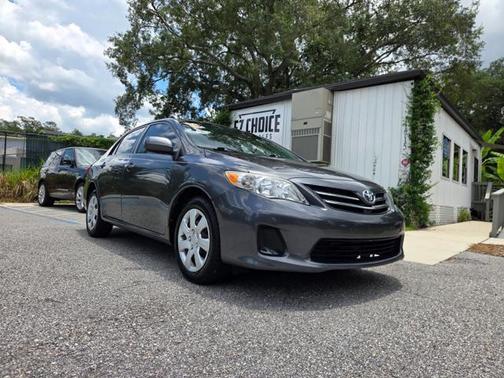 Gray 2013 Toyota Corolla LE
