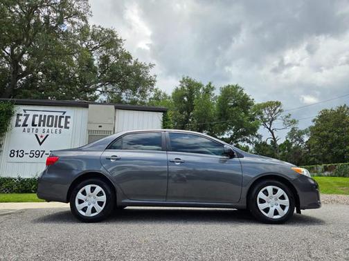 Gray 2013 Toyota Corolla LE