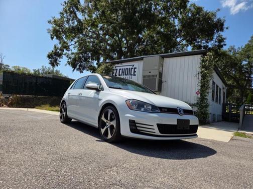 2015 Volkswagen Golf GTI 2.0T SE 4-Door