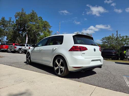 2015 Volkswagen Golf GTI 2.0T SE 4-Door