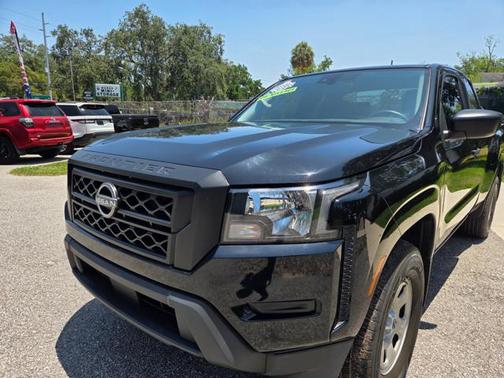 2022 Nissan Frontier S