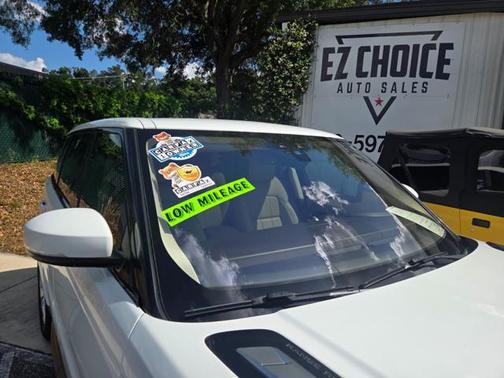 White 2018 Land Rover Range Rover Sport SE