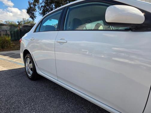 2011 Toyota Corolla LE