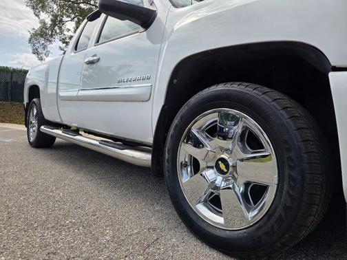 Summit White 2010 Chevrolet Silverado 1500 LT