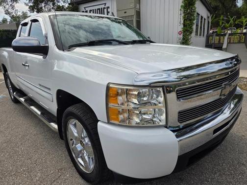 Summit White 2010 Chevrolet Silverado 1500 LT