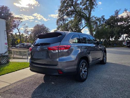 2018 Toyota Highlander LE I4
