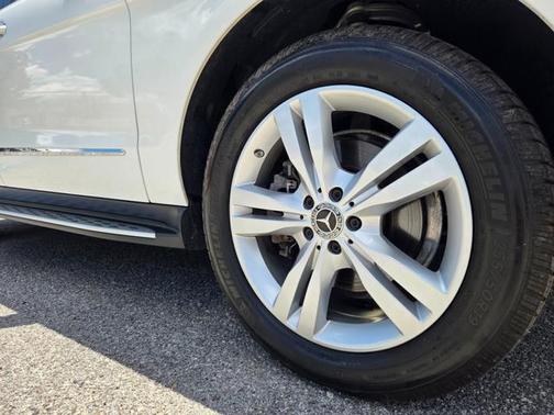 White 2015 Mercedes-Benz M-Class 4MATIC