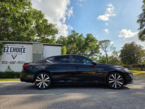 2020 Nissan Altima SR FWD