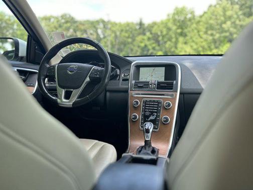 2017 Volvo XC60 T5 Inscription