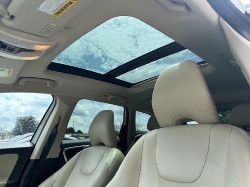2017 Volvo XC60 T5 Inscription