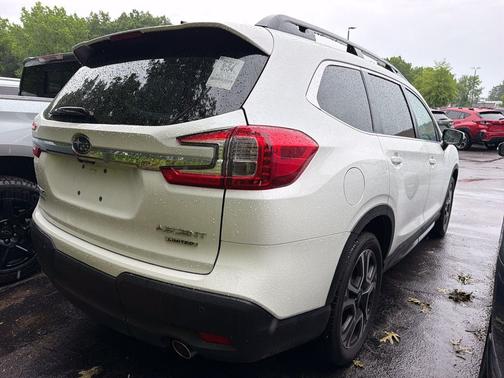 Crystal White Pearl 2023 Subaru Ascent Limited 7-Passenger