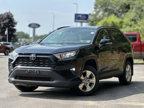 2020 Toyota RAV4 XLE