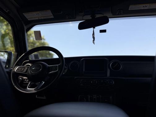 Billet Silver Metallic Clearcoat 2018 Jeep Wrangler Unlimited Sahara