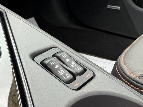 Crystal White Pearl 2025 Subaru Crosstrek Limited