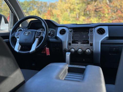 2017 Toyota Tundra SR5